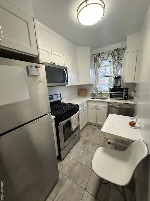 14 Stokes Road #2B, Yonkers, NY 10710 - Image #2