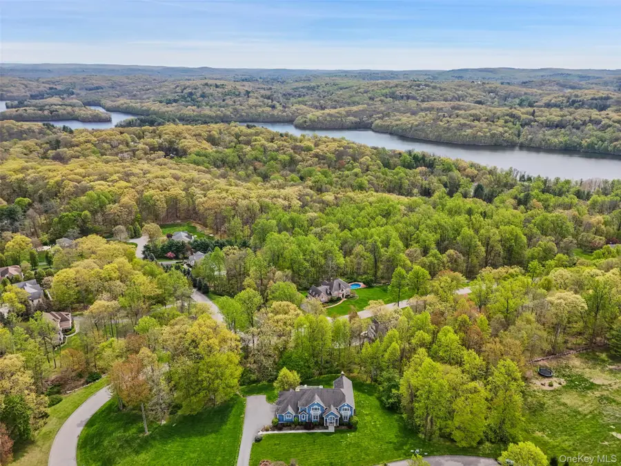 4 Fieldstone Drive, Katonah, NY 10536 - #3