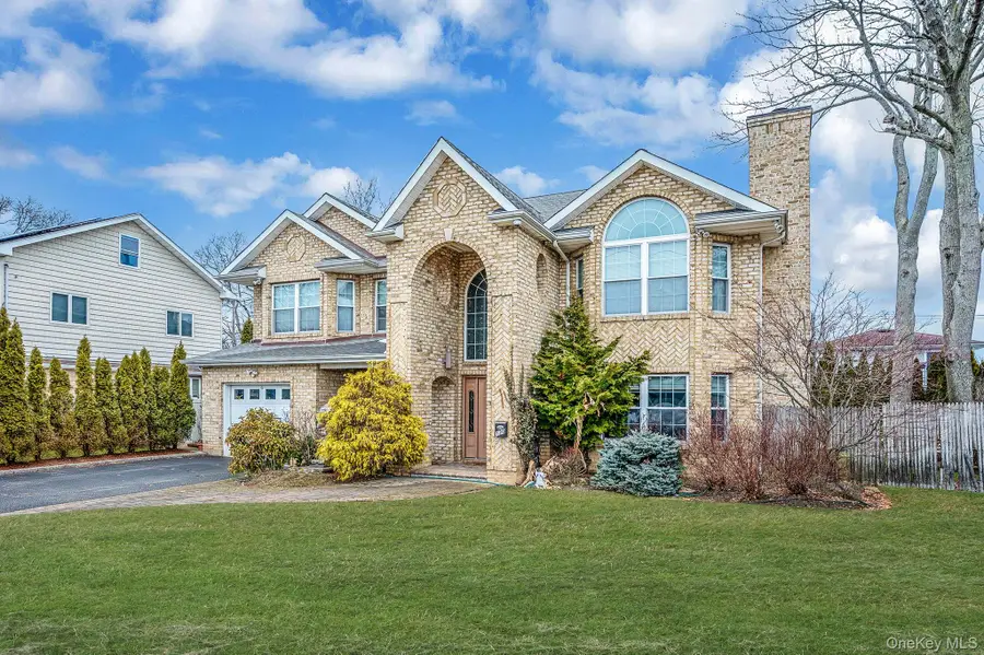 120 Waldo Street, Copiague, NY 11726 - #2