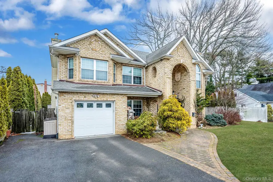 120 Waldo Street, Copiague, NY 11726 - #3