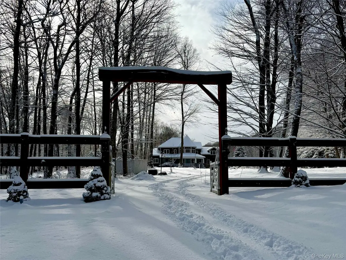 1081 E Mountain Road S, Cold Spring, NY 10516 - Image #1