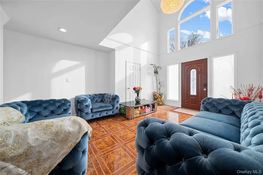 11 Locust Avenue, Coram, NY 11727 - Image #3