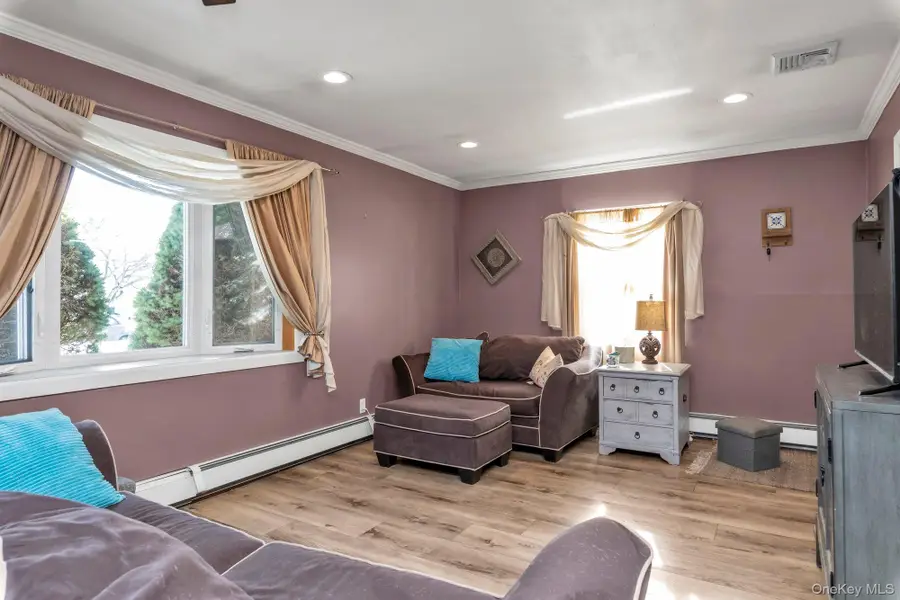 412 Wellington Road, East Meadow, NY 11554 - #3