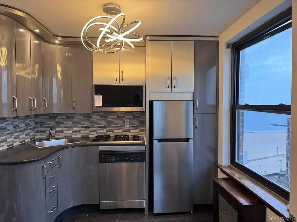 40 Brighton 1st Road #15M, Brooklyn, NY 11235 - Image #1