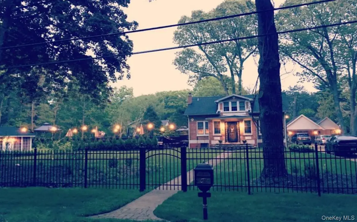 21 Masem Court, Medford, NY 11763 - Image #1