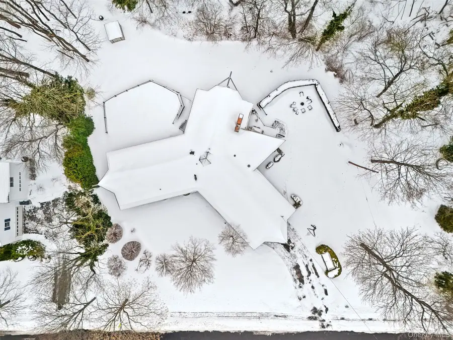 10 Lincoln Road, Scarsdale, NY 10583 - Image #2