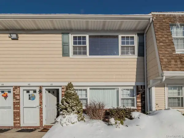 1 Atlantic Avenue #45, Farmingdale, NY 11735