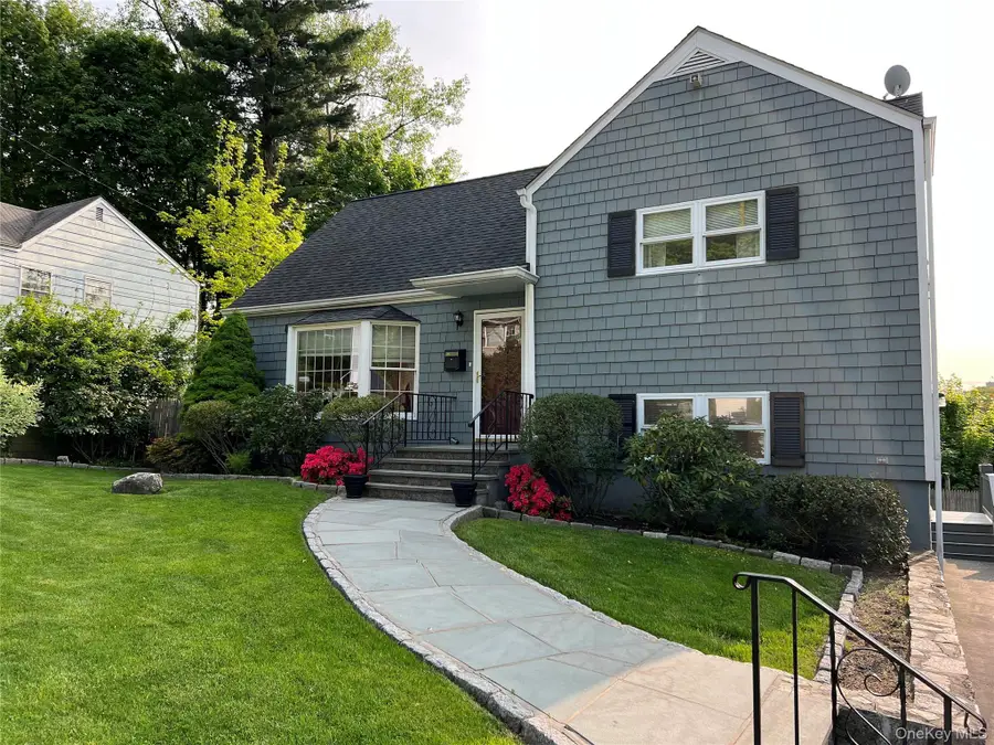 8 Montrose Road, Yonkers, NY 10710 - Image #2