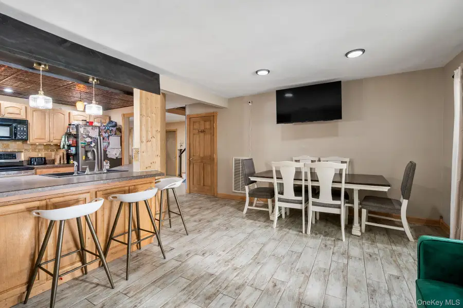 42 Beechwood Park, Poughkeepsie, NY 12601 - Image #3