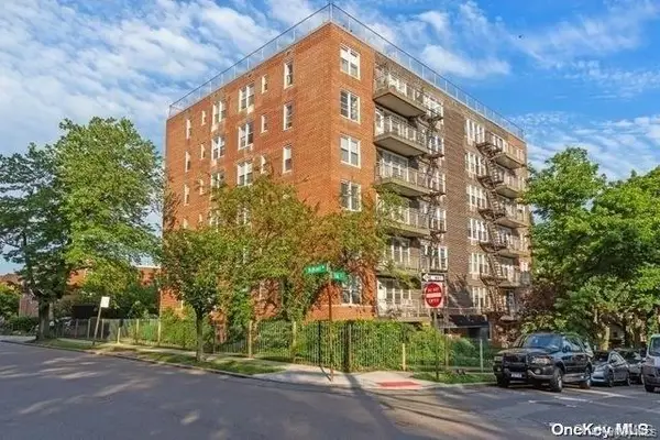 87-05 166th Street #Apt4G, Jamaica, NY 11432
