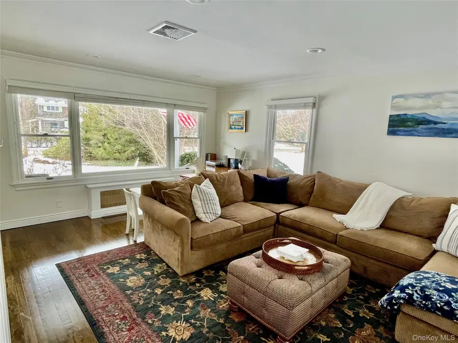 30 Carnegie Avenue, Huntington, NY 11743 - Image #3