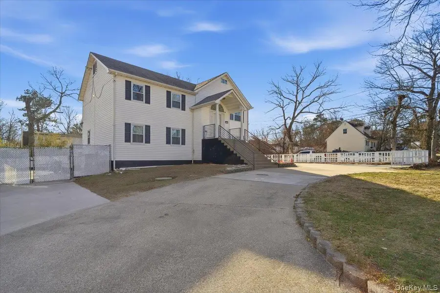 56 Park Lane, Medford, NY 11763 - Image #3