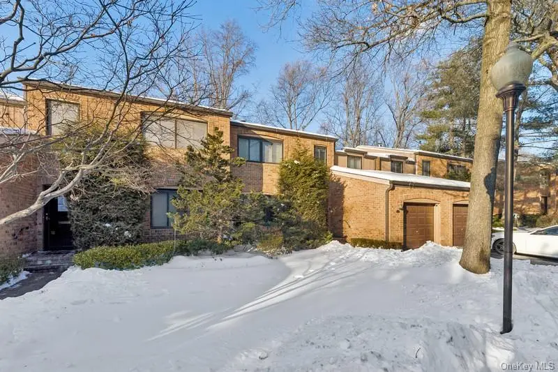 17 Windsor Gate Drive, North Hills, NY 11040 - #2