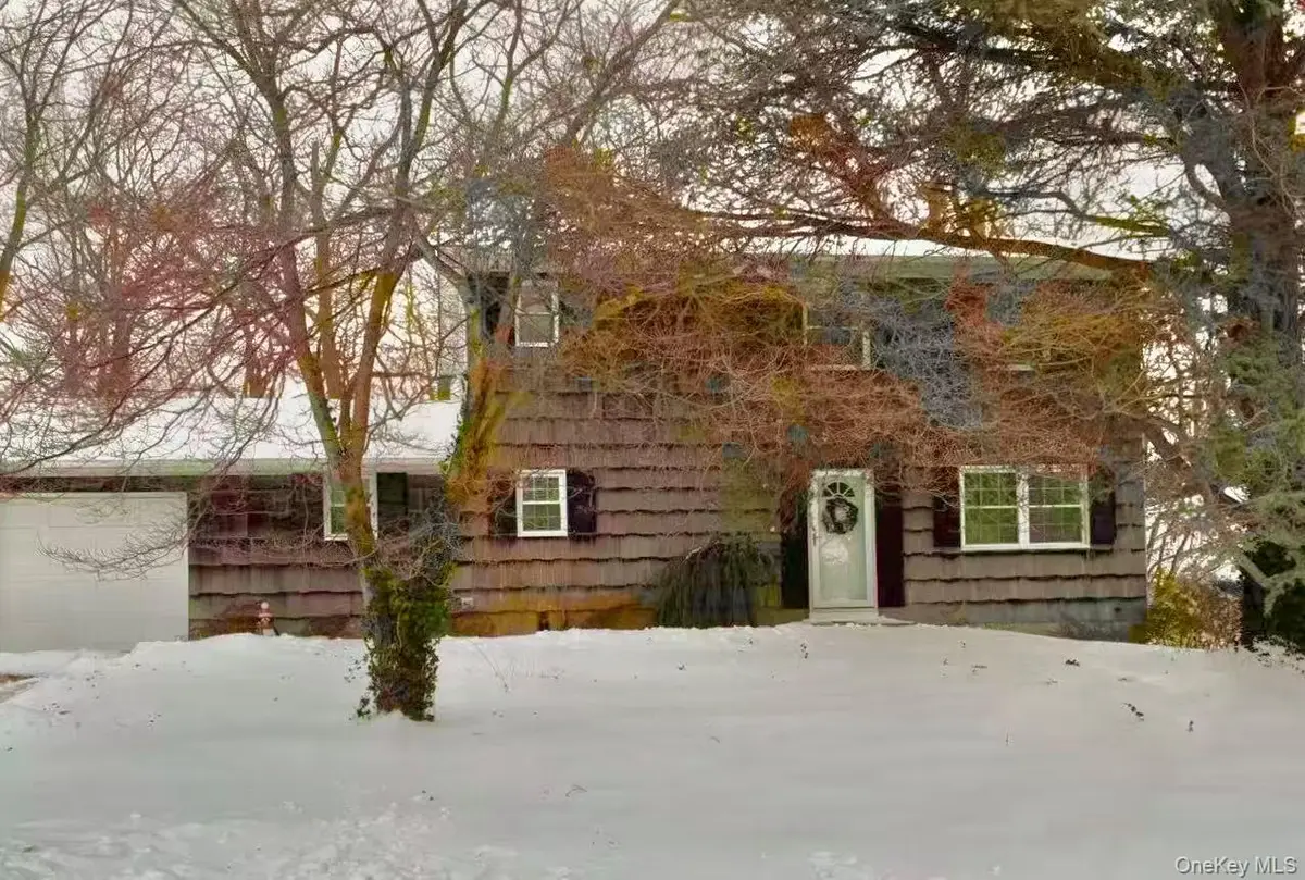 16 Ave J, Ronkonkoma, NY 11779 - Image #1