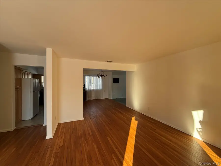 9 Hayrick Lane, Commack, NY 11725 - Image #2