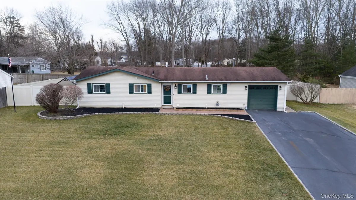 167 8th Avenue, Holtsville, NY 11742 - Image #1