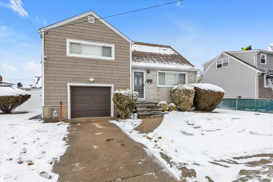 16 Layton Street, Freeport, NY 11520 - #2