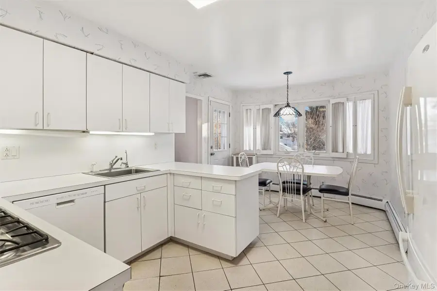 1864 Cynthia Lane, Merrick, NY 11566 - #3