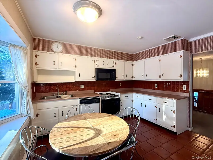 130 Grand Street, Highland, NY 12528 - Image #2