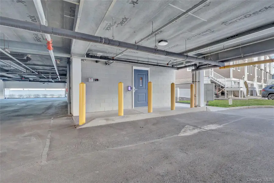 622 Marina Pointe Drive #622, East Rockaway, NY 11518 - Image #2