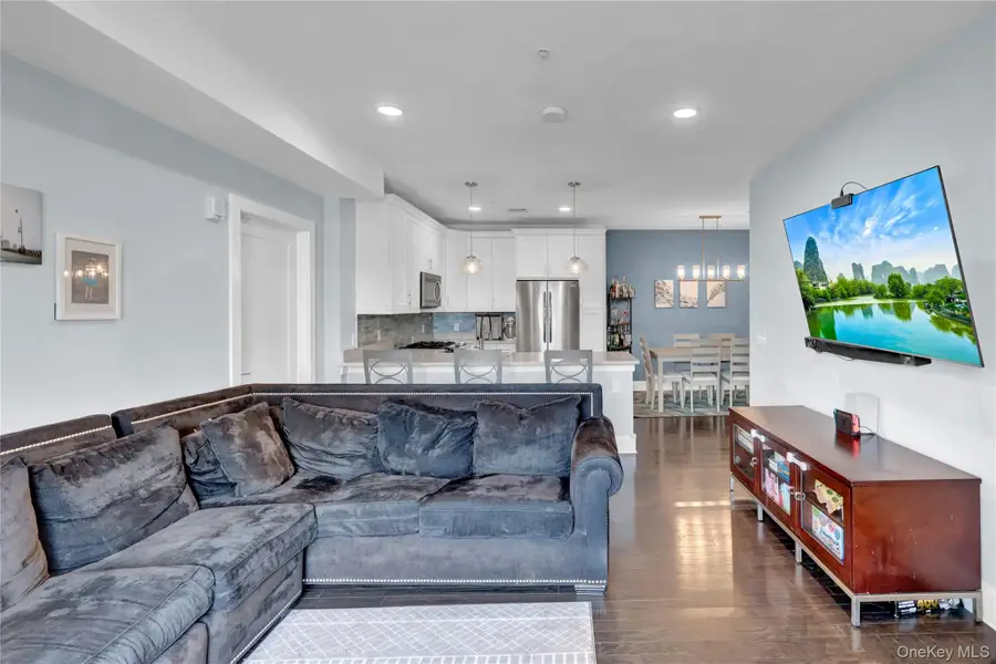 622 Marina Pointe Drive #622, East Rockaway, NY 11518 - Image #3