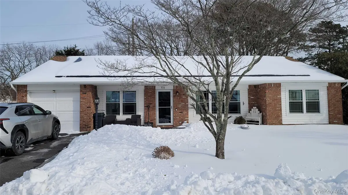 68 Sequoia Way, Holbrook, NY 11741 - Image #1