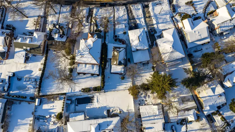 19512 Mclaughlin Avenue, Hollis, NY 11423 - Image #3