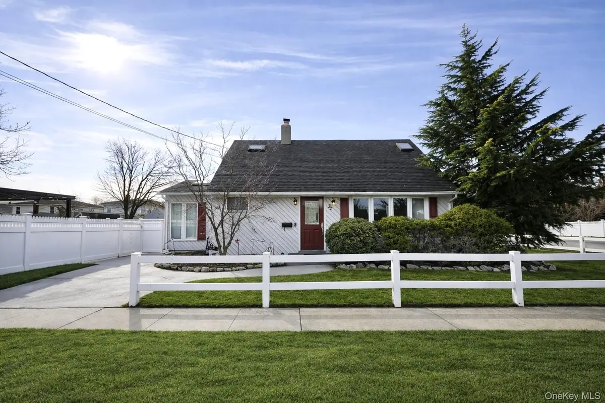 32 Saint Marks Place, Massapequa, NY 11758 - Image #1
