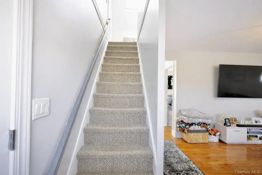 32 Saint Marks Place, Massapequa, NY 11758 - Image #3