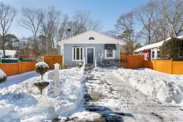 34 Shinnecock Avenue, East Quogue, NY 11942