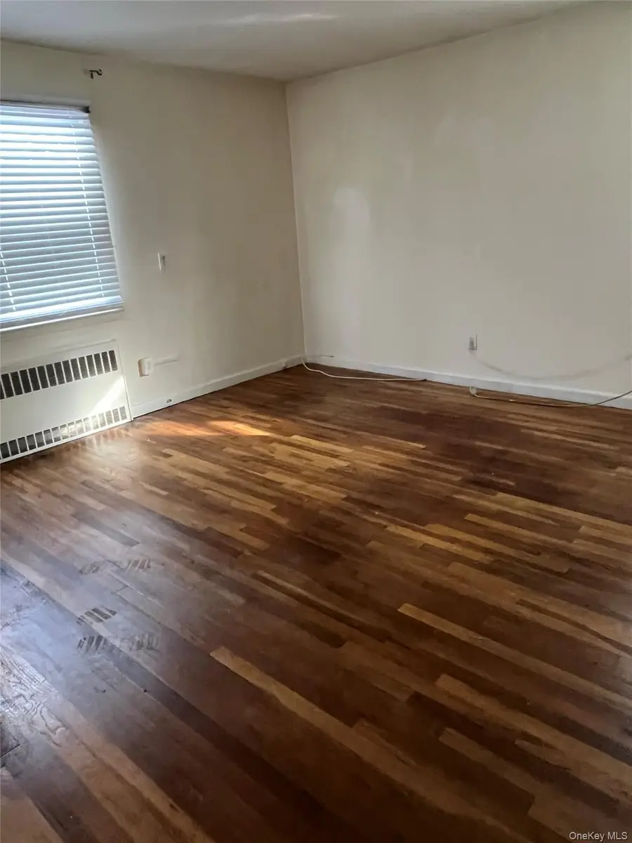 1046 Little Neck Avenue, North Bellmore, NY 11710 - Image #3