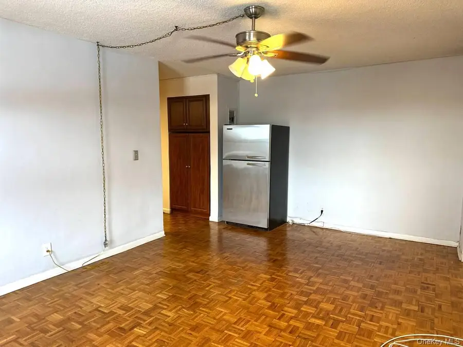 181 Pearsall Drive #4D, Mount Vernon, NY 10552 - #3