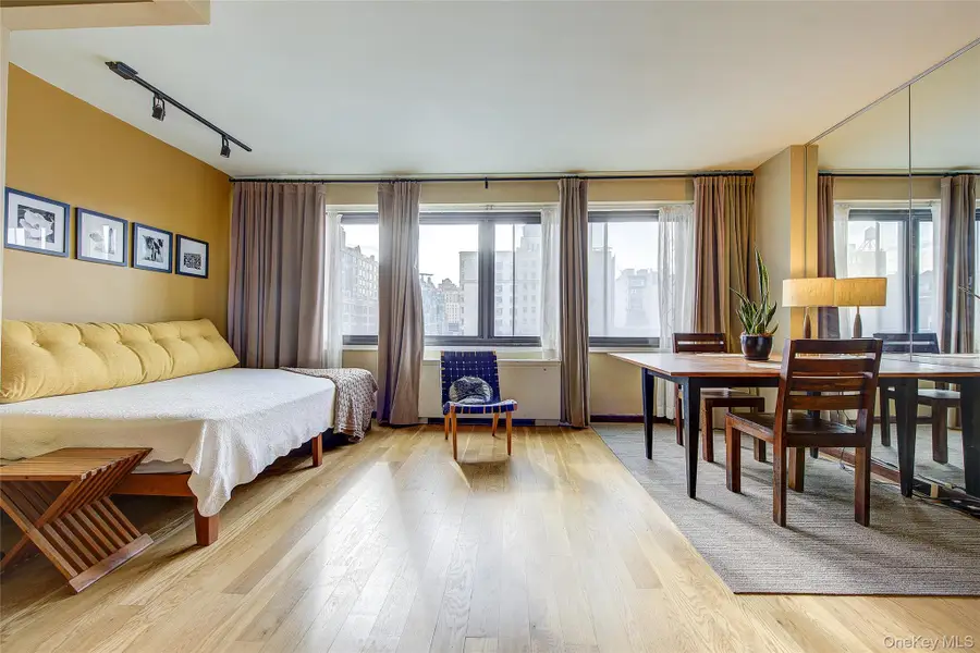 201 W 21st Street #9G, Manhattan, NY 10011 - Image #2