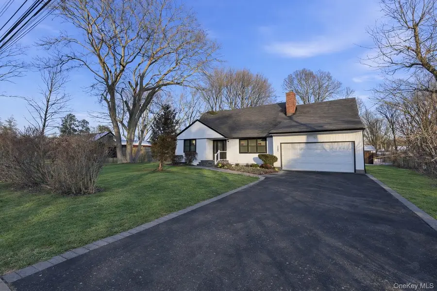 1395 Gardiner Drive, Bay Shore, NY 11706 - #2