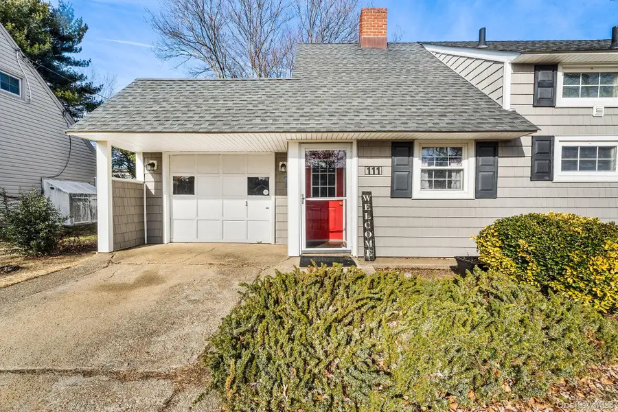 111 Stirrup Lane, Levittown, NY 11756 - Image #3