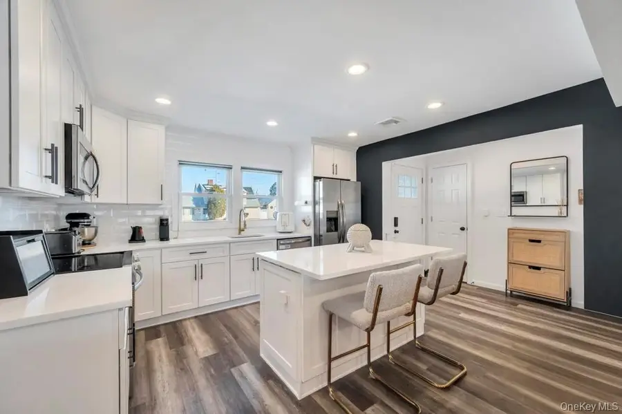 10 Petal Lane, Hicksville, NY 11801 - Image #3