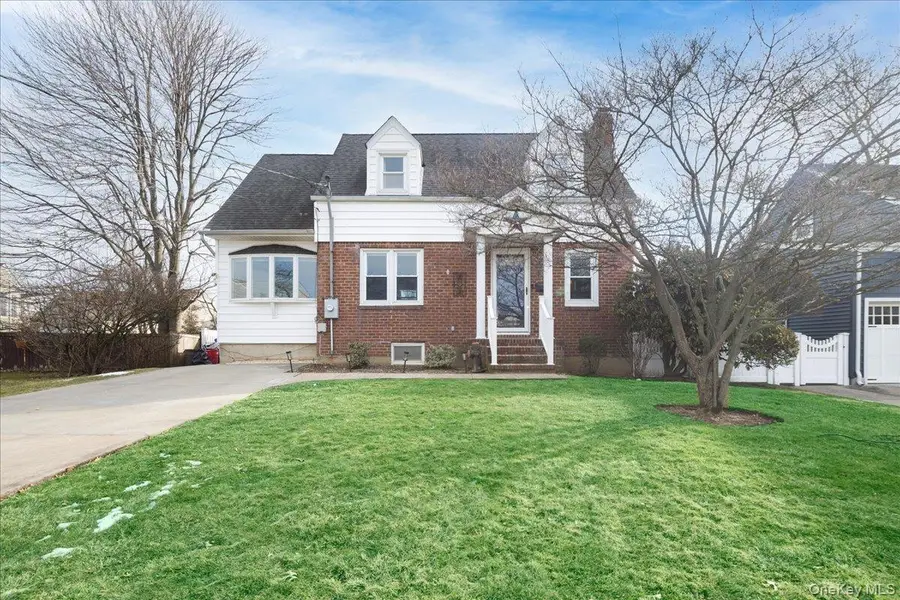 3195 Nantucket Lane, Oceanside, NY 11572 - Image #2