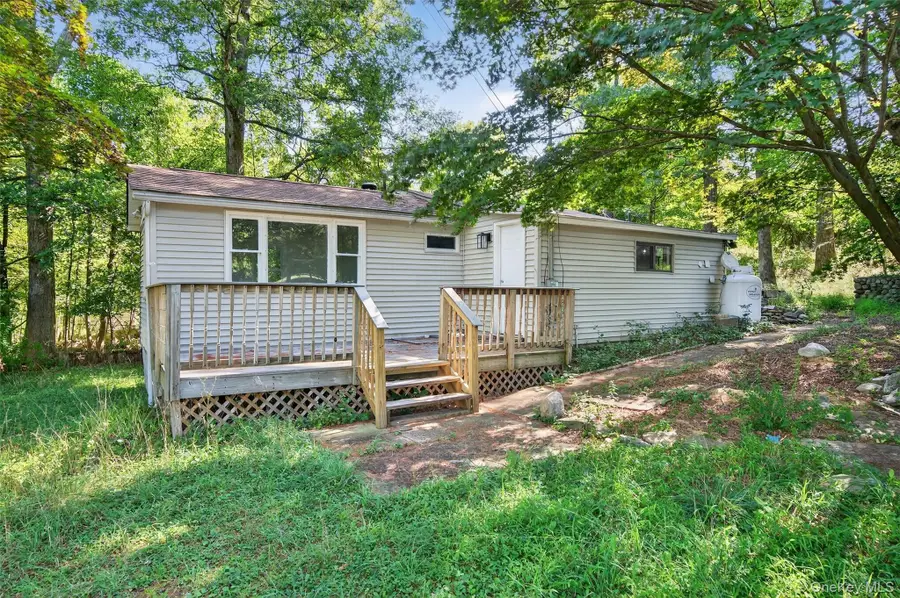 17 Hide Away Lane, Bloomingburg, NY 12721 - Image #3