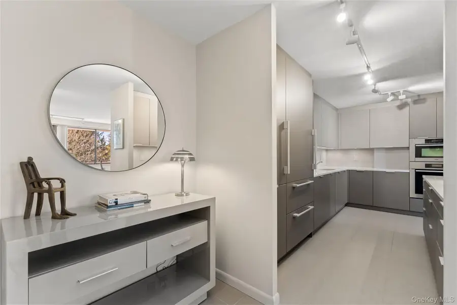 15 Stewart Place #4A, White Plains, NY 10603 - #3