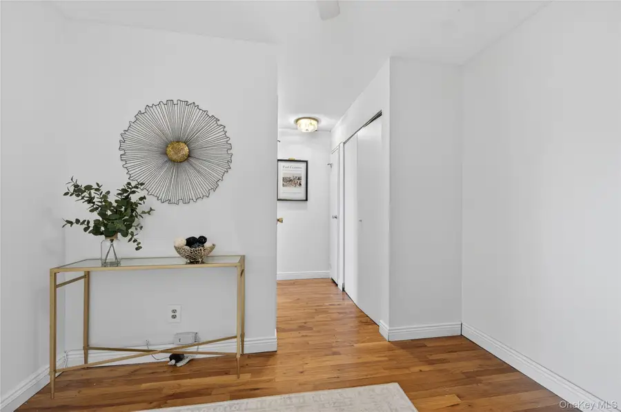 1 Toms Point Lane #apt C Building 1, Port Washington, NY 11050 - Image #2