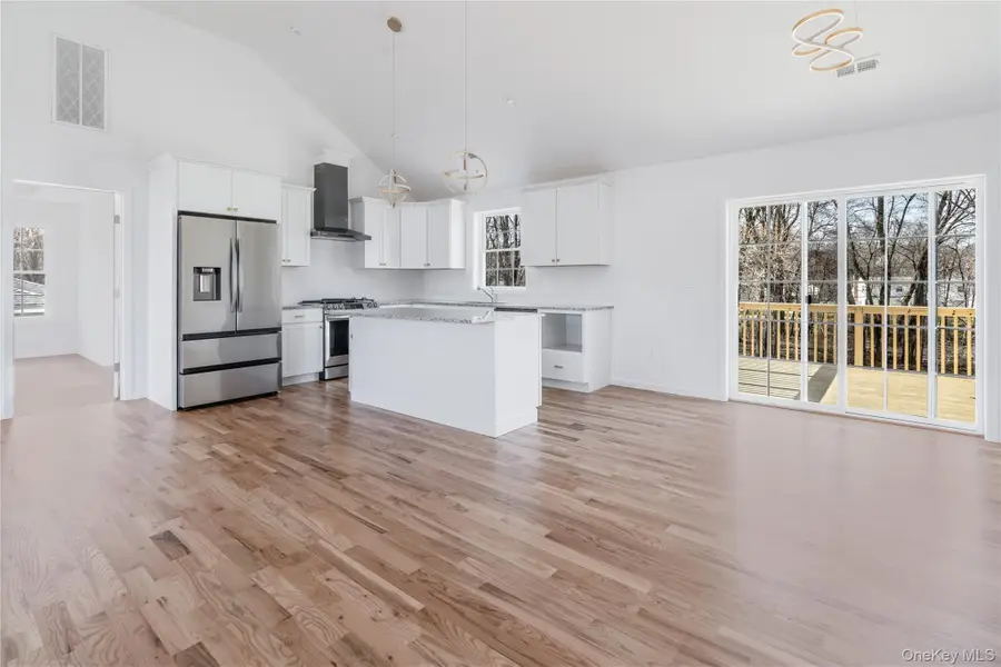 157 S Quaker Lane, Hyde Park, NY 12538 - Image #3