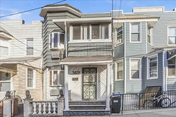 58-29 60th Lane, Maspeth, NY 11378