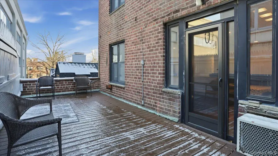 46 Grace Avenue #1L, Great Neck, NY 11021 - Image #2