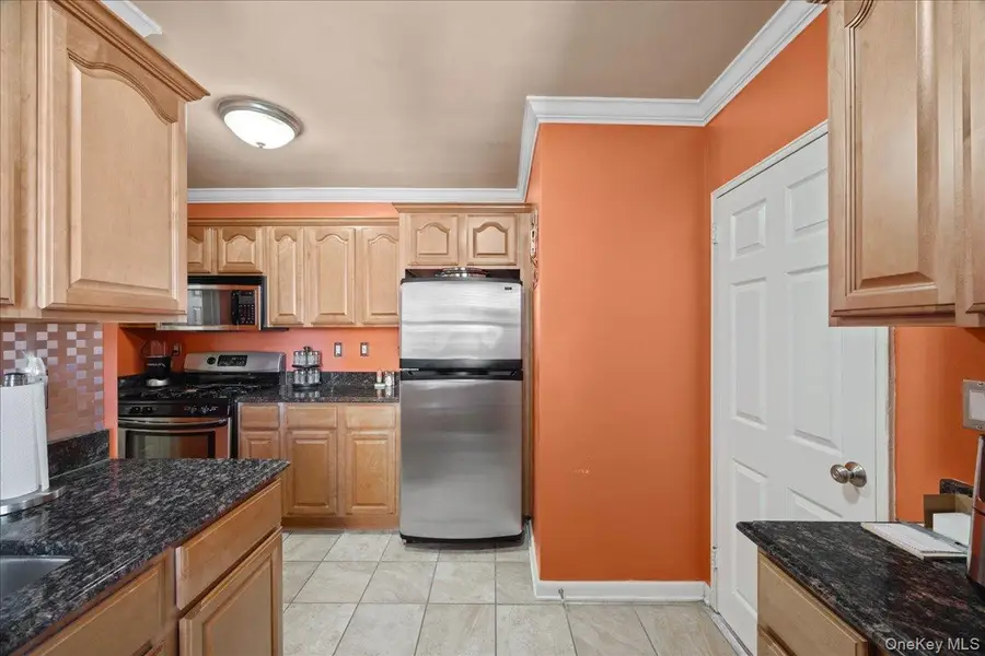 440 Warburton Avenue #3E, Yonkers, NY 10701 - Image #2