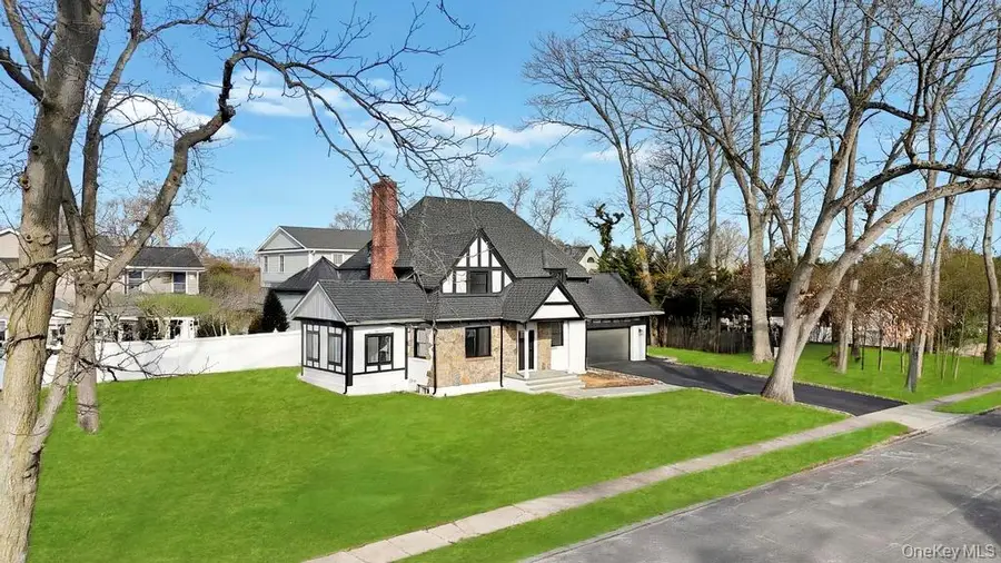 15 Bayview Avenue, Massapequa, NY 11758 - Image #2