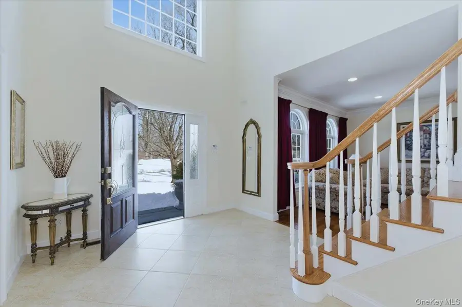 8 Hilltop Drive, Yorktown Heights, NY 10598 - #3