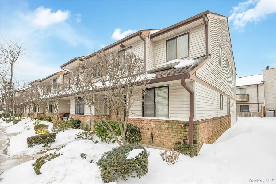 117 Laurel Lane, Wantagh, NY 11793 - Image #3