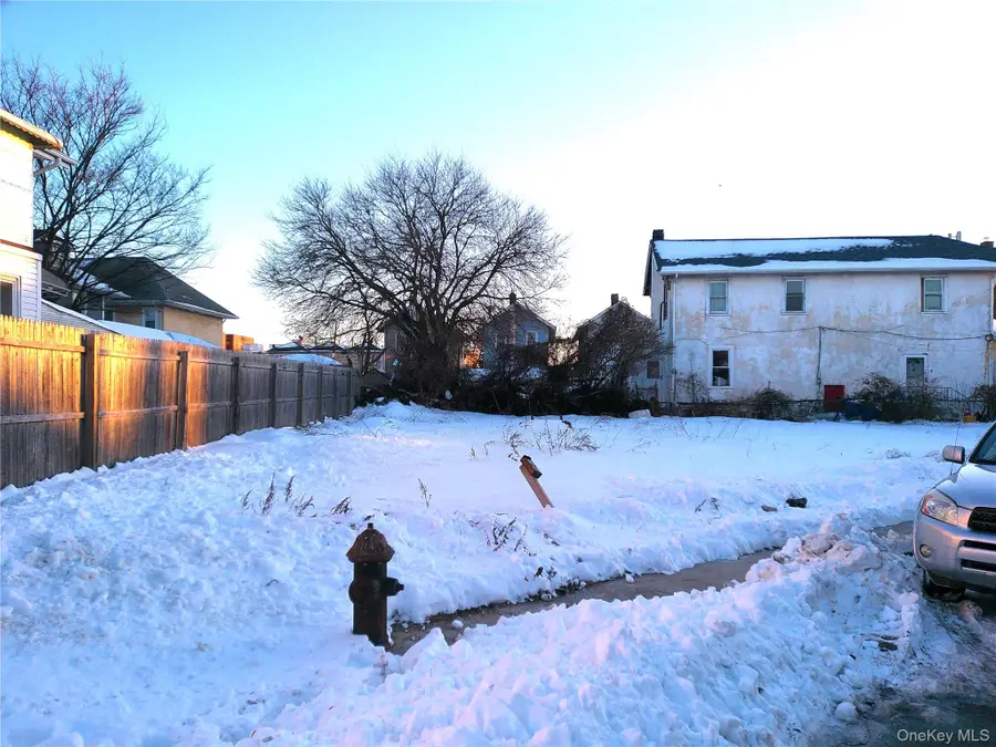 2261 Loretta Road, Far Rockaway, NY 11691 - Image #2