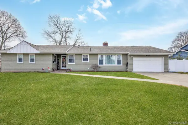 22 Wiggins Street, Ronkonkoma, NY 11779