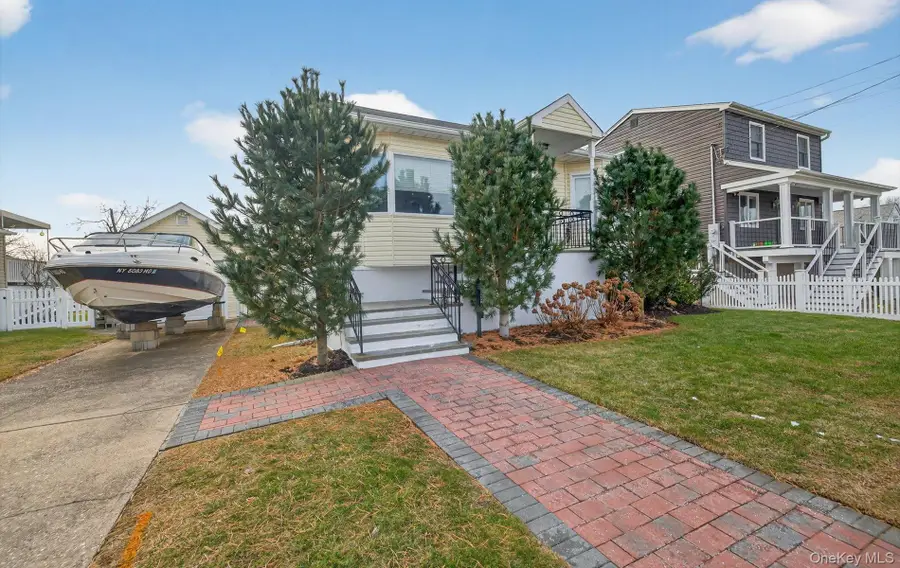 20 Albert Road, Amity Harbor, NY 11701 - #3